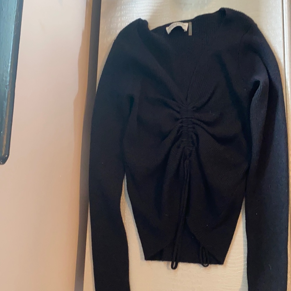 Black long sleeve v-neck- adjustable